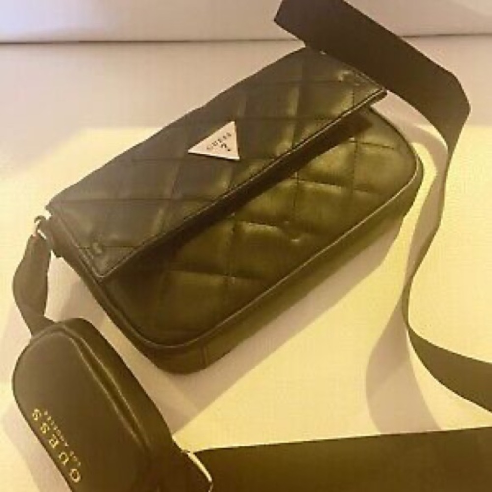 NWT GUESS COLTON MINI QUILTED CROSSBODY BAG W AIRPOD CASE BLACK